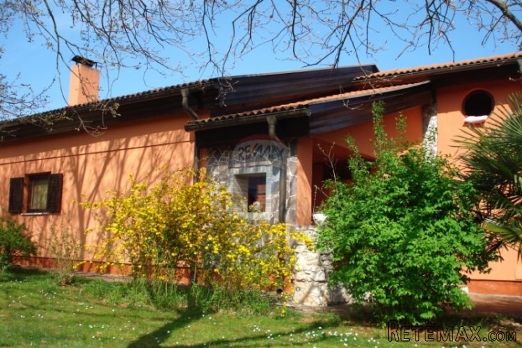 Prekrasna kuća na mirnoj lokaciji nedaleko mora