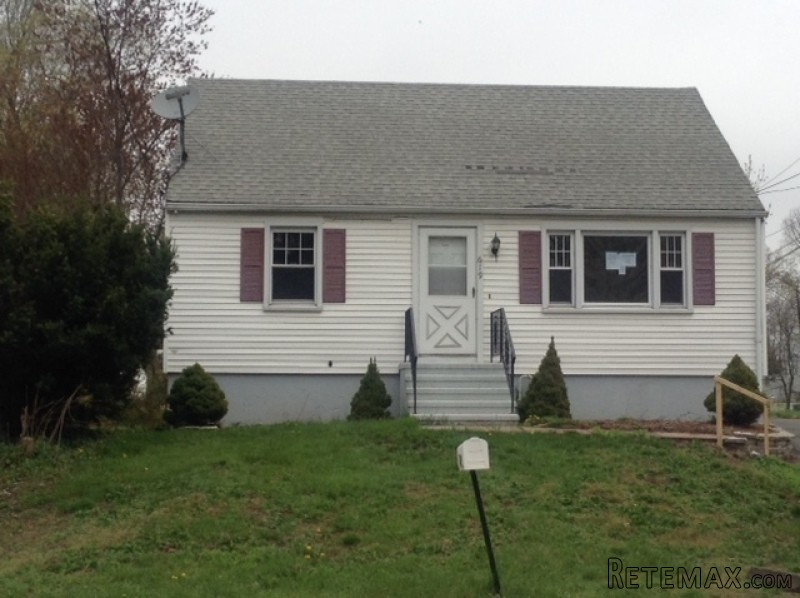 619 Laurel Street East Haven, CT, 06512..