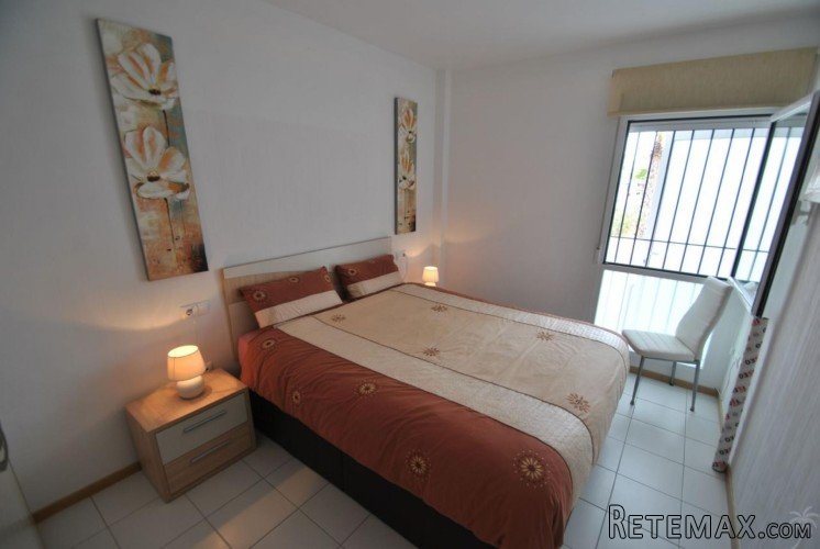 This modern ground floor apartment is located in bustling.. - 5