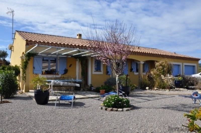 Villa With 3 Bedrooms And 2 Independent..