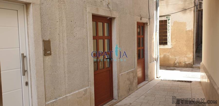 M.Lošinj, centar - PRILIKA!!! Poslovni prostor - 2