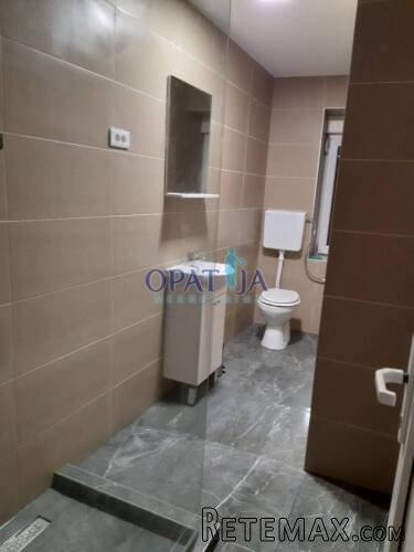 Rijeka - PRILIKA - Novo renoviran stan 4S+DB u centru grada - 2