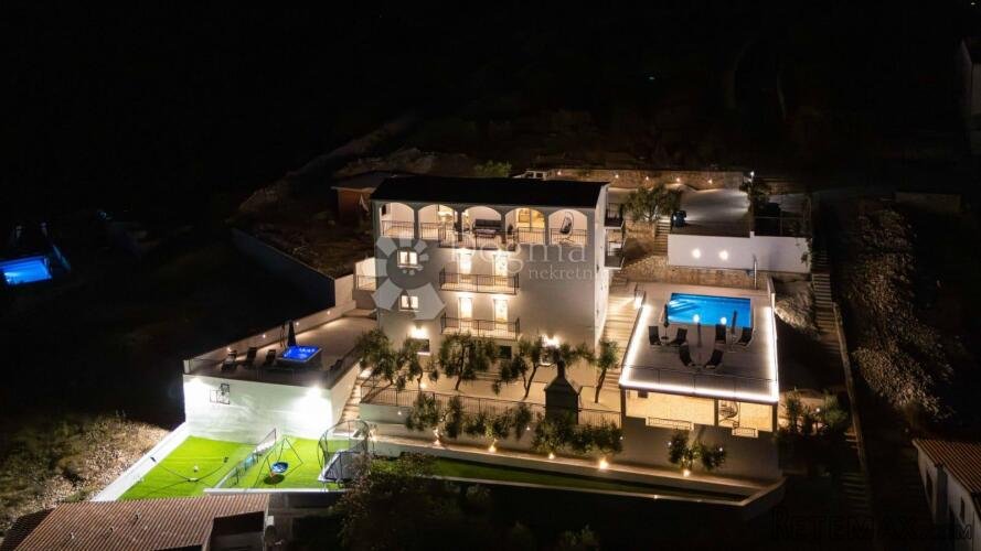 SEVID -PROSTRANA VILLA 50M OD MORA S TOP POGLEDOM - 2