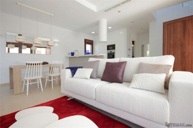 3 bedroom detached house for sale - 2