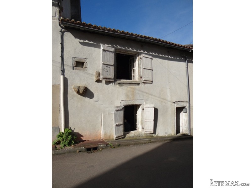 North Dordogne : Very Old Town Terraced..