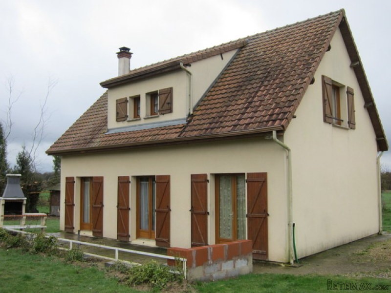 Traditional House with Nice Garden