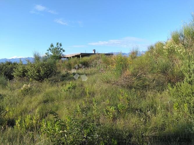 GRAĐEVINSKO ZEMLJIŠTE LJUBAČ: 592 m²