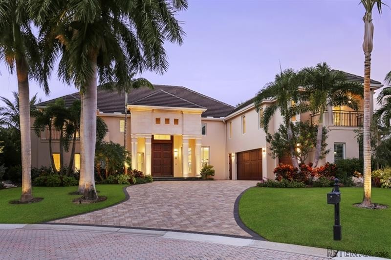 5 bedroom House For Sale: 55 Lighthouse..