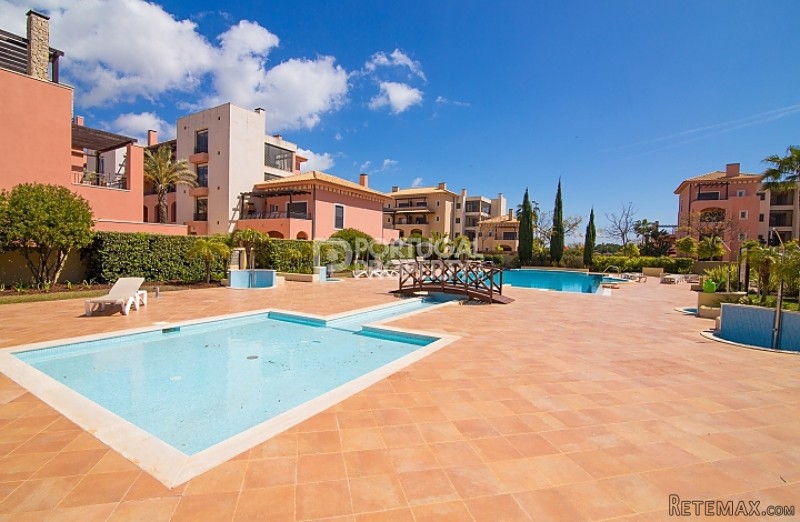 Modern 2 Bed Top floor apartment near.. - 2