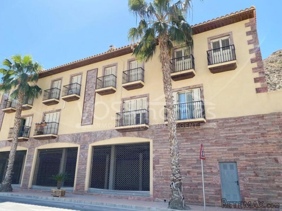 NEW LISTING TO VOSS HOMES - A larger than usual, 3 bed, 2.. - 11