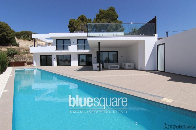 Stunning exclusive 4 bedroom villa with..