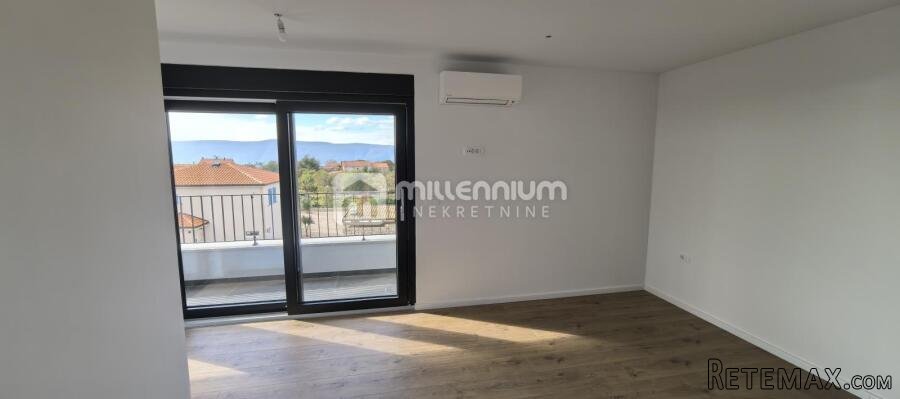 Otok Krk, Linardići, 200m2, samostojeća kuća s bazenom - 12