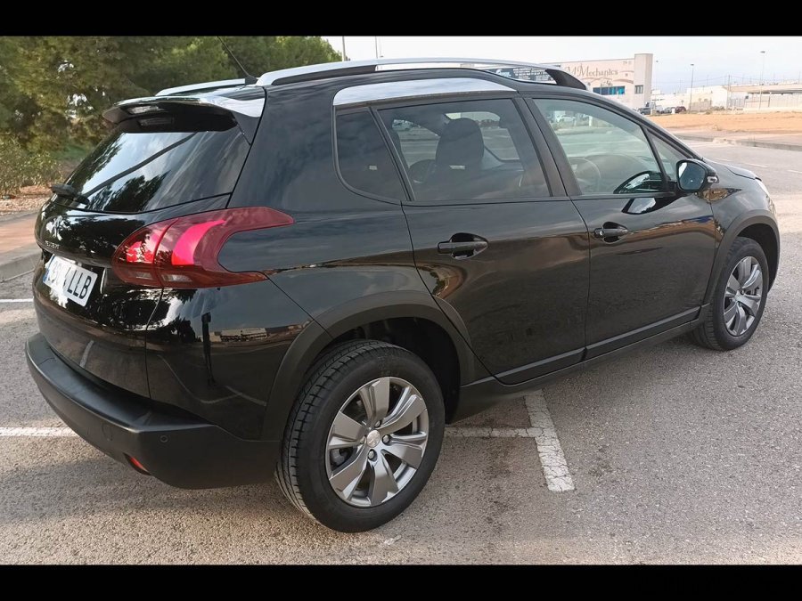 Peugeot 2008 1.2 - 3