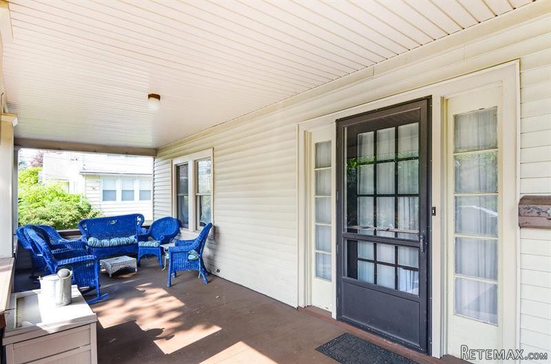 3 bedroom House For Sale: 91 Grandview.. - 2
