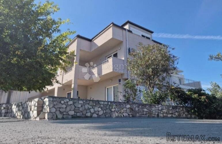 ŠPARADIĆI, Kuća s 5 apartmana 50 m od mora!