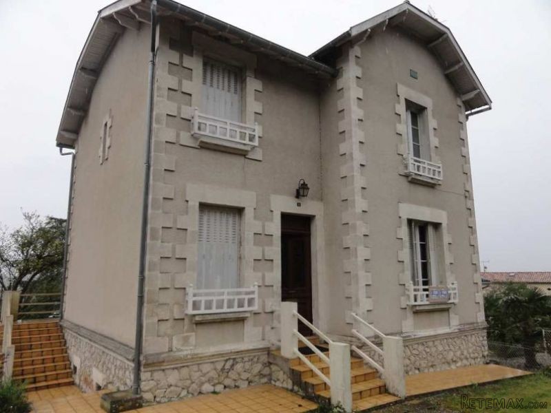 Nice House with Chateau Views