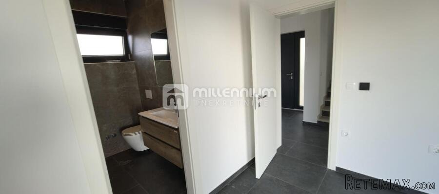 Otok Krk, Linardići, 200m2, samostojeća kuća s bazenom - 15