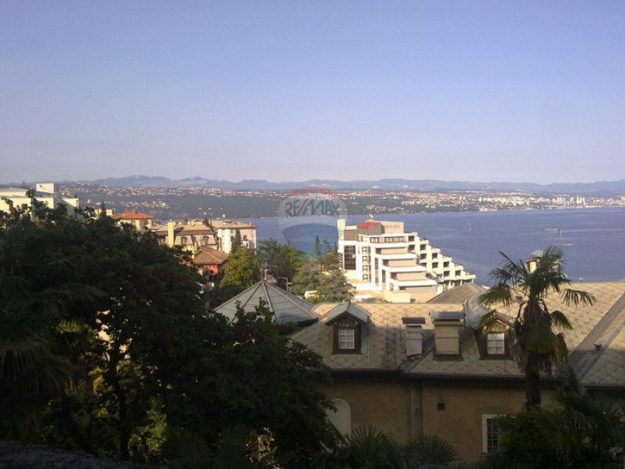 Opatija - etaža u vili u centru Opatije s okućnicom, prekras - 6