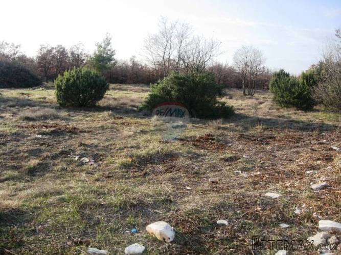 Poljoprivredno zemljište s pogledom na MORE!!! 12595 m2 - 2