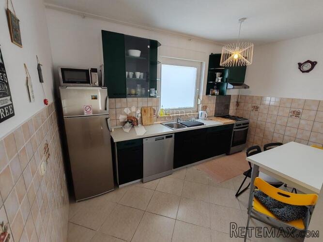 Novi Zagreb 99m2 i 4 sobe+balkon+2pkng