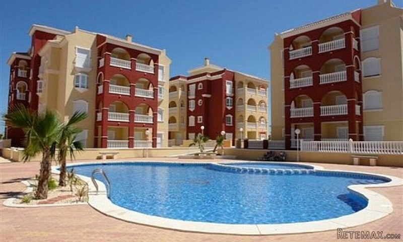 3 Bed Luxurious Apartment minutes from..