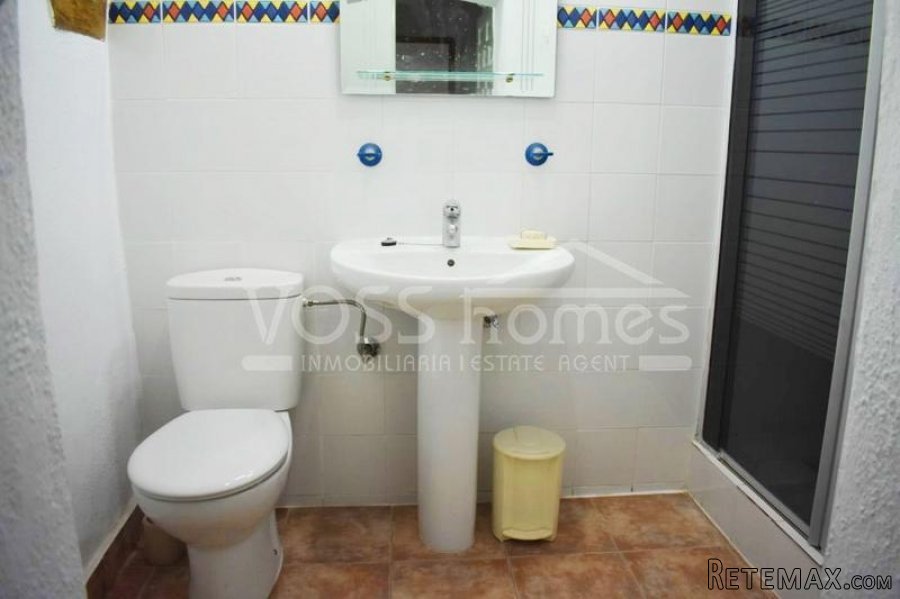 EXCLUSIVE TO VOSS HOMES - Recently improved country house.. - 18