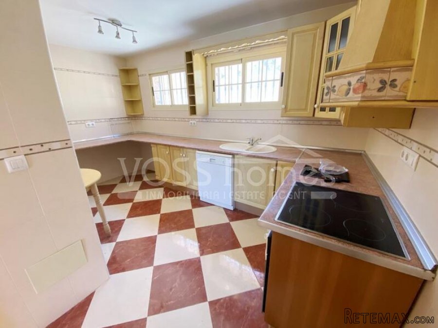 NEW LISTING TO VOSS HOMES - A larger than usual, 3 bed, 2.. - 19