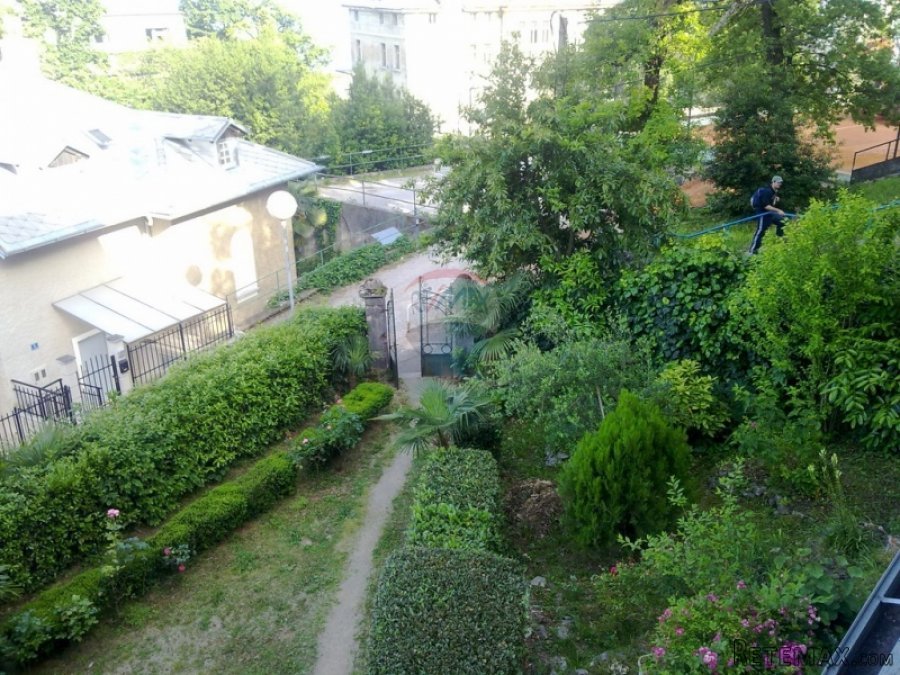 Opatija - etaža u vili u centru Opatije s okućnicom, prekras - 9