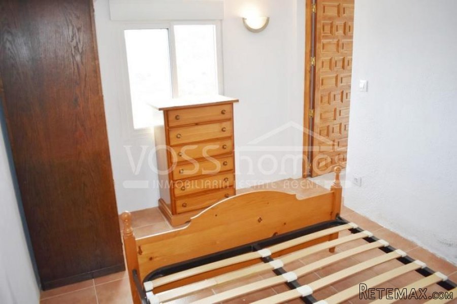 EXCLUSIVE TO VOSS HOMES - Recently improved country house.. - 20