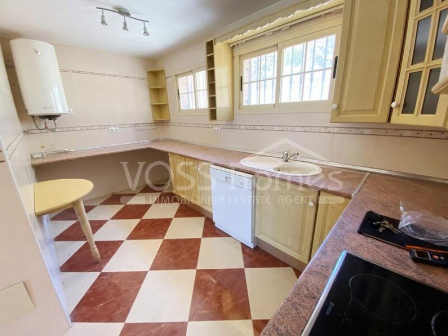 NEW LISTING TO VOSS HOMES - A larger than usual, 3 bed, 2.. - 20