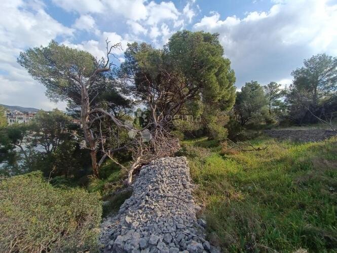 GRAĐEVNO ZEMLJIŠTE 2 U MILNI - ODLIČNA PRILIKA! - 2