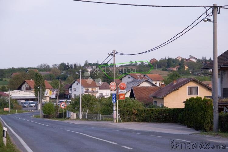 Građevinsko zemljište s pogledom i prilazom