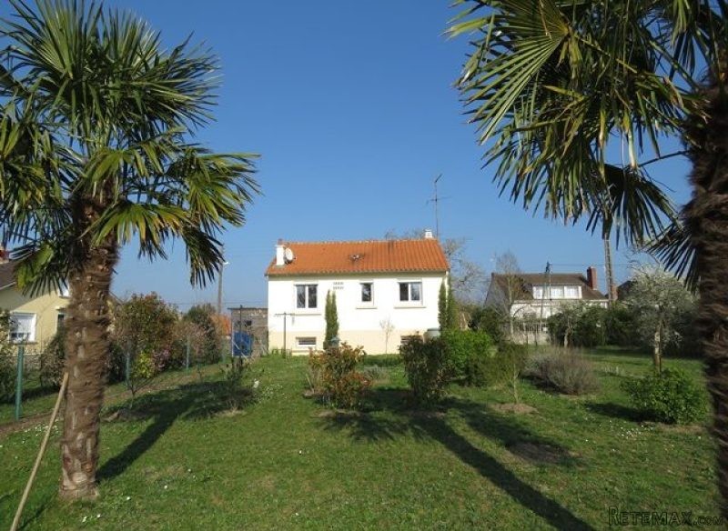Lovely little house in Montmorillon..