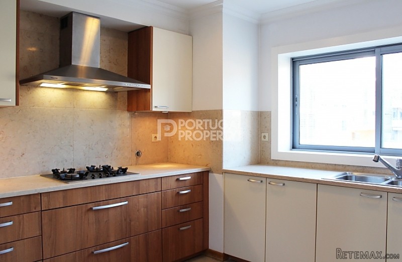 Fabulous River Front Apartment - 2