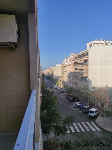 Estudio en la tercera planta con ascensor, cerca de todos.. - 2