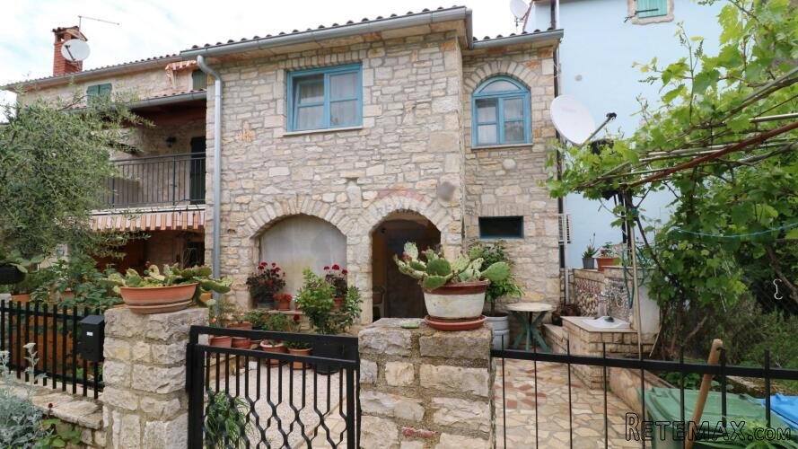 POREČ, okolica- kamena kućica u nizu