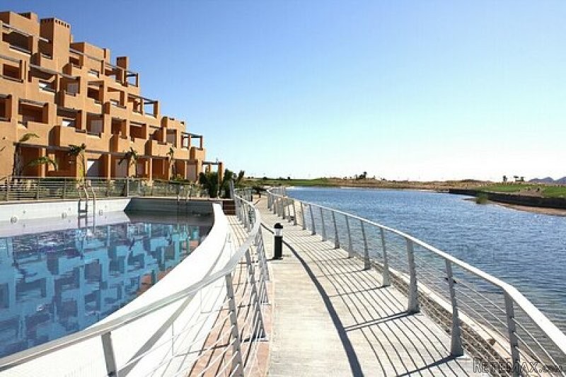 * Stunning Island Apartments - Key Ready