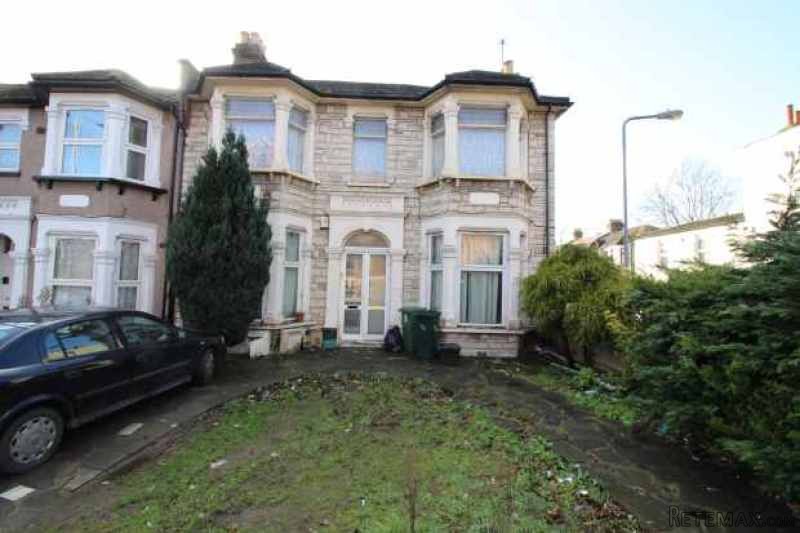 3 bedroom, Flat house for sale