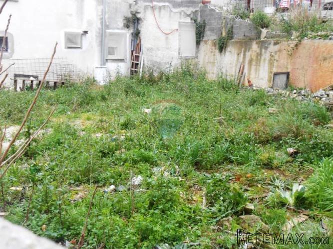 Istra, Pula, širi centar, građevinska parcela od 220 m2 - 2
