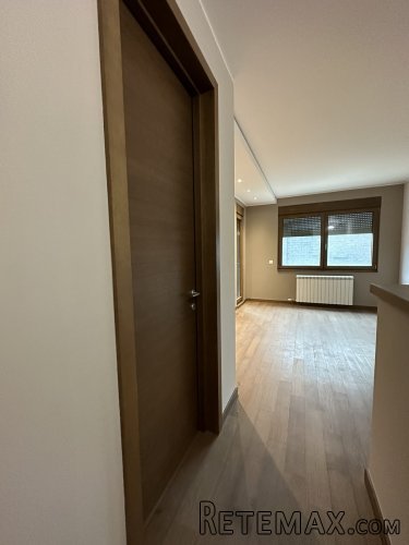 LUX 2.5-soban stan Vukov Spomenik - 4