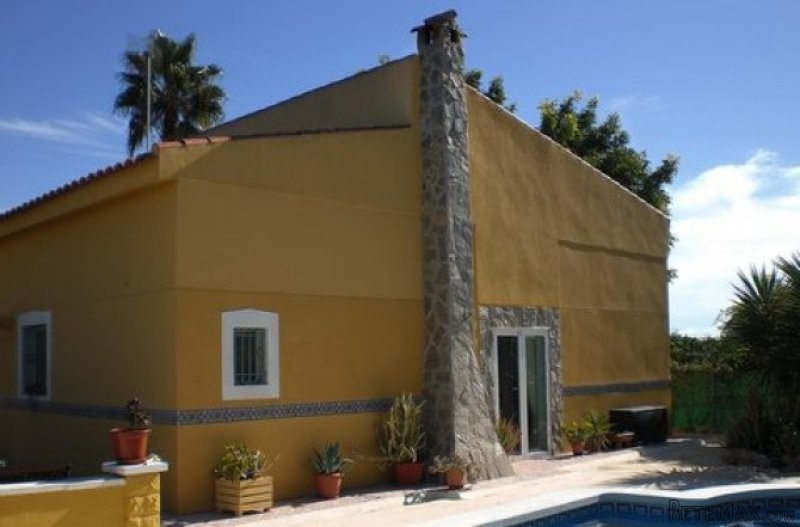 4 Bedrooms - Villa - Alicante - For Sale