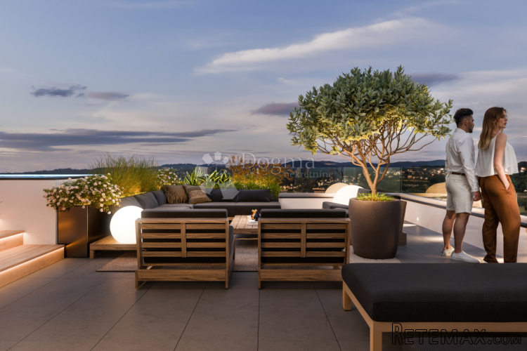 DVOETAŽNI PENTHOUSE S KROVNOM TERASOM I BAZENOM (P4-A5)