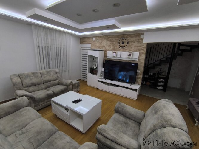 Prodajem duplex stan u Indjiji