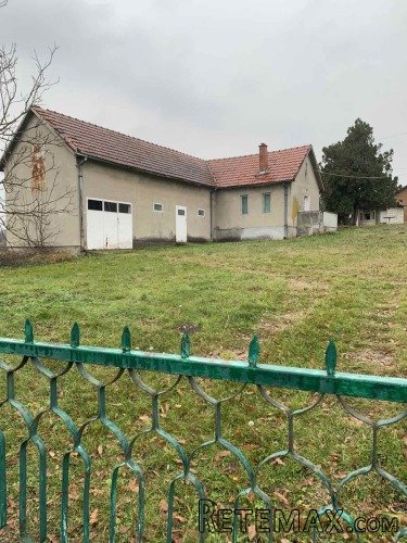Prodajem dve kuce u Vrbovnu-Lazarevac