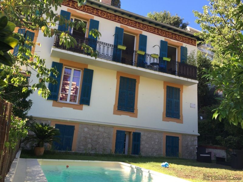 2/3 Bed Apartment On The Top Floor Of A..