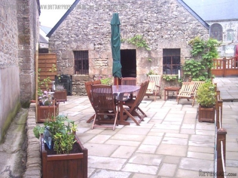 4 bed longere + workshop in private..