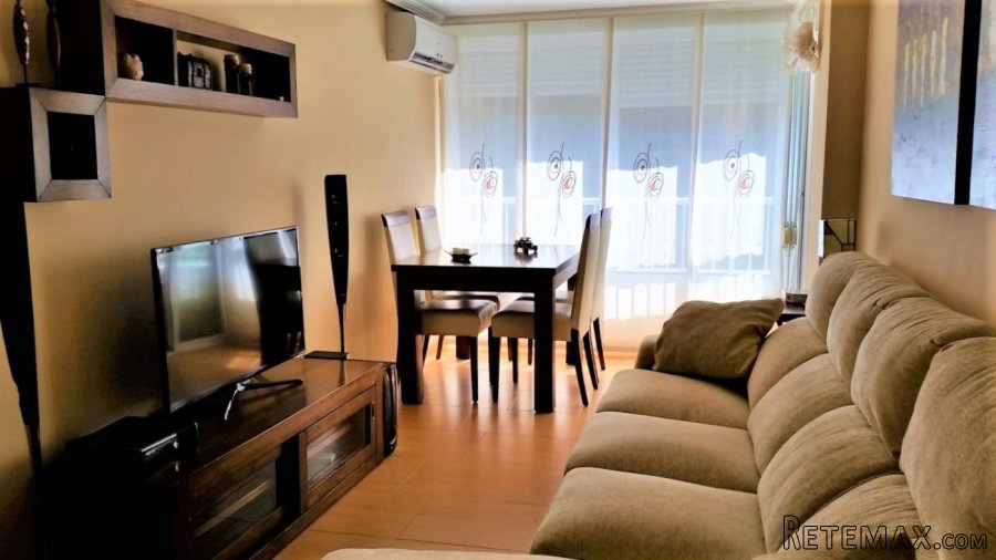 Práctico piso de 2 habitaciones y 2 baños en la playa en E.. - 2