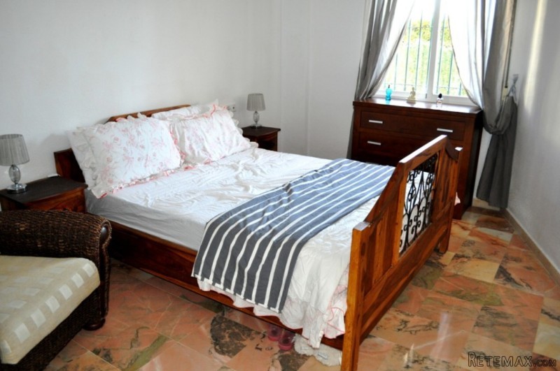 3 Bed 2 Bath apartment... Extremely low..