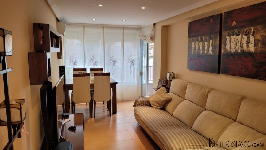 Práctico piso de 2 habitaciones y 2 baños en la playa en E.. - 3