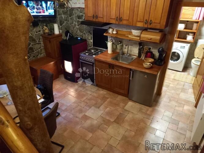 Vrbovsko, Autentična drvena kuća s velikim terenom i wellnes - 3